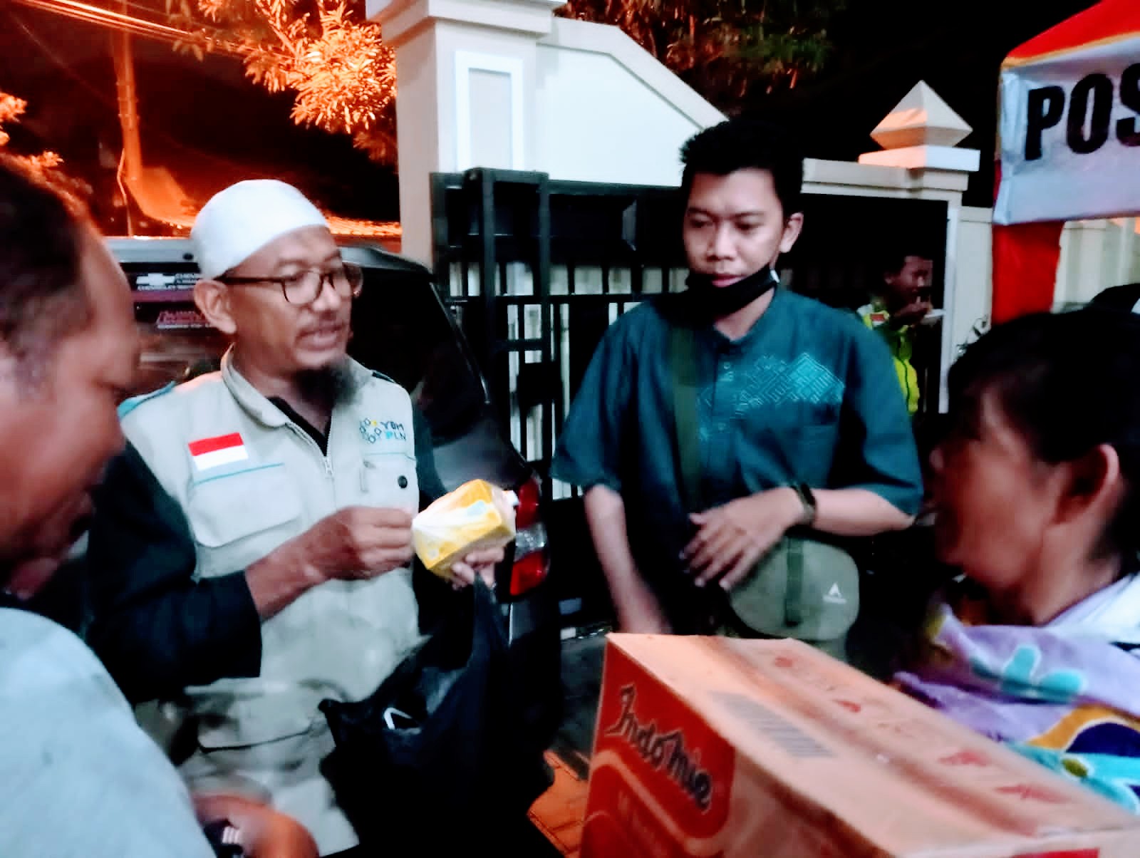 Lagi, Yayasan Baitul Maal PLN UP 3 Surakarta Berikan Bantuan Sembako Pada Warga Joyontakan
