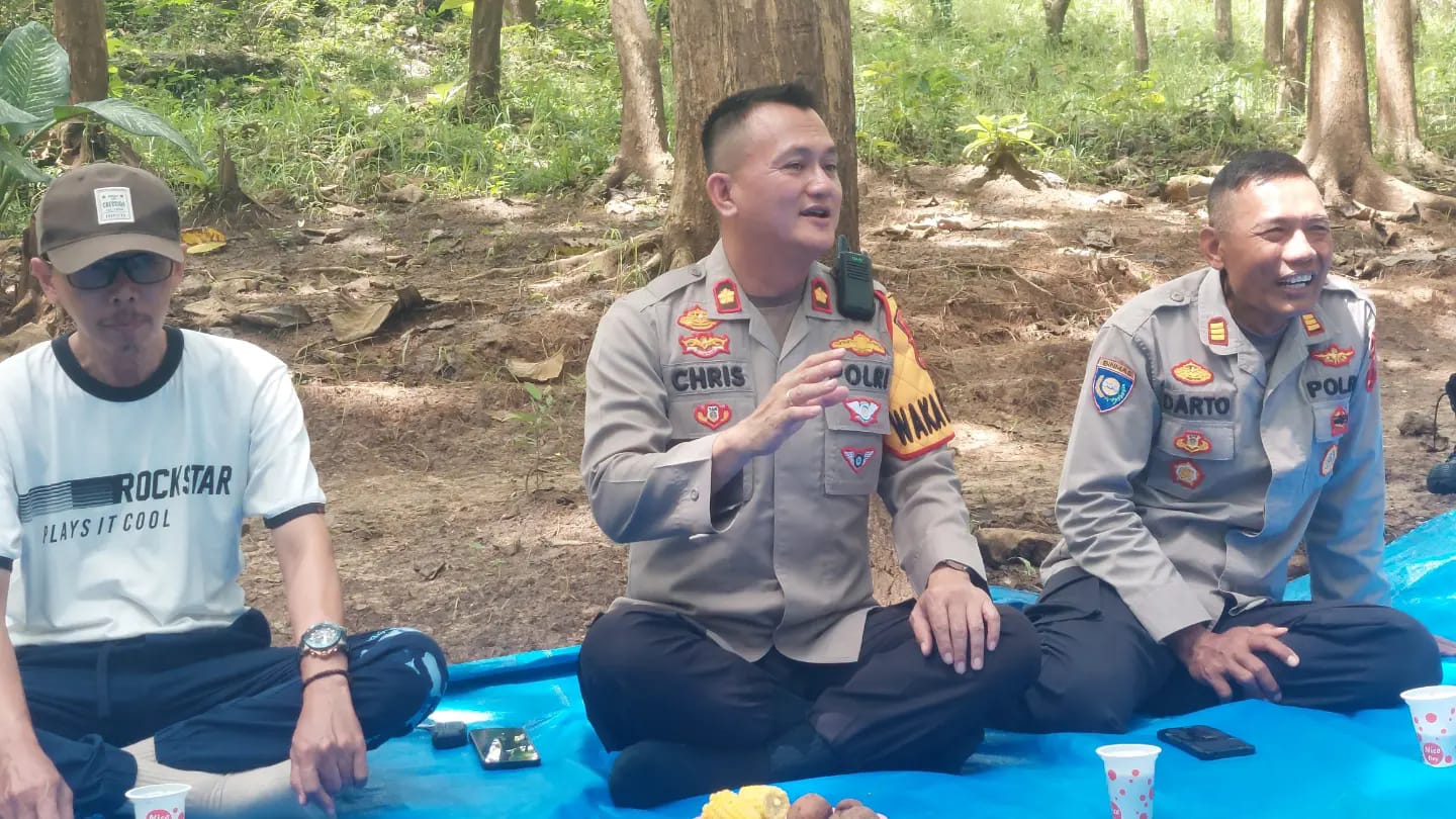 Jumat Curhat, Wakapolres Blora Blusukan Desa Di Pinggiran Hutan