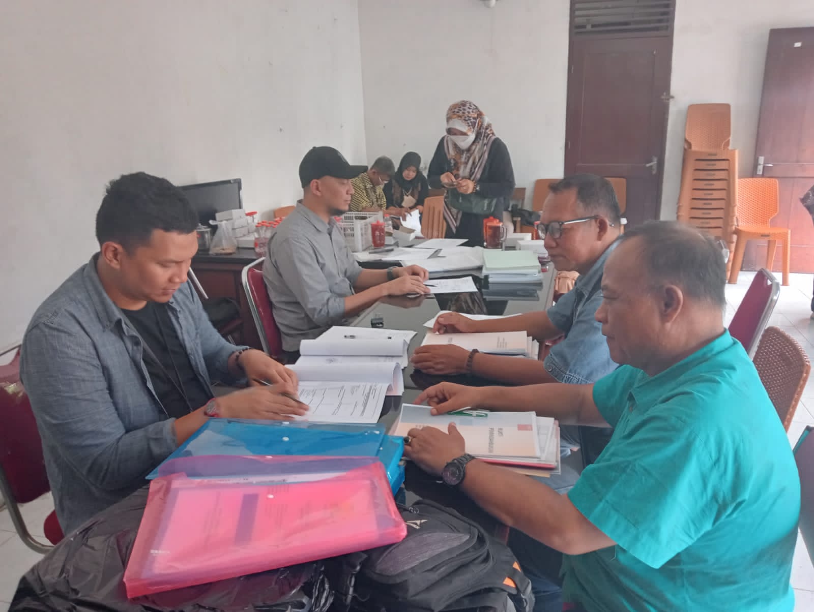 Hindari Peluang Korupsi, Tim Independen Cris Hermawan Audit 7 LKM di Kecamatan Pasar Kliwon
