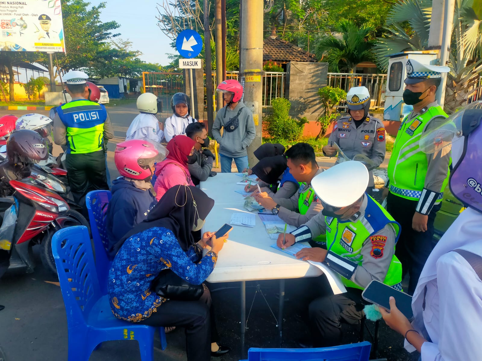 Sepeda Motor Pelanggar Jalur R4 Diamankan