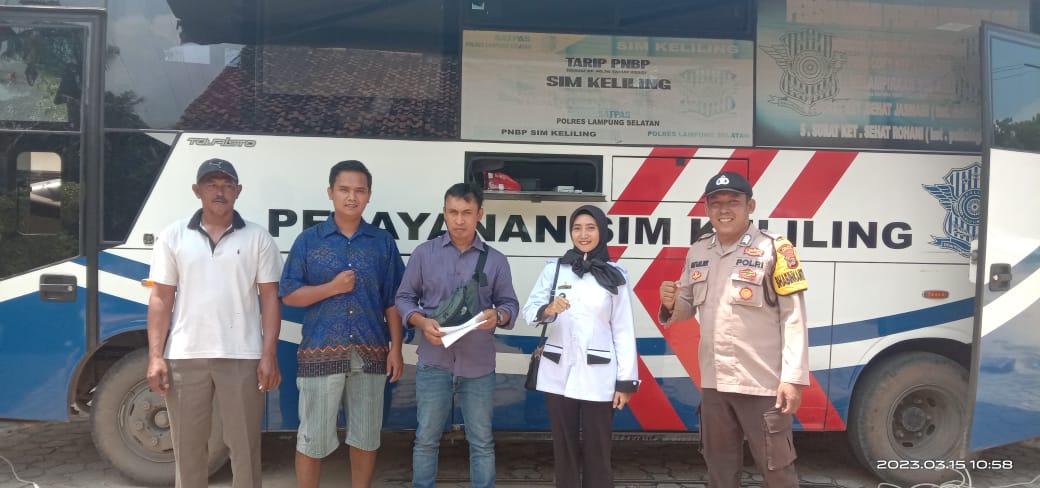 Antusias Warga Beringin Kencana Ikuti Proses Perpanjangan SIM Keliling Desa