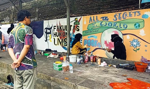 KEREN, Salurkan Kreatifitas Mahasiswa, UMS Gelar Lomba Mural di Gedung Siti Walidah