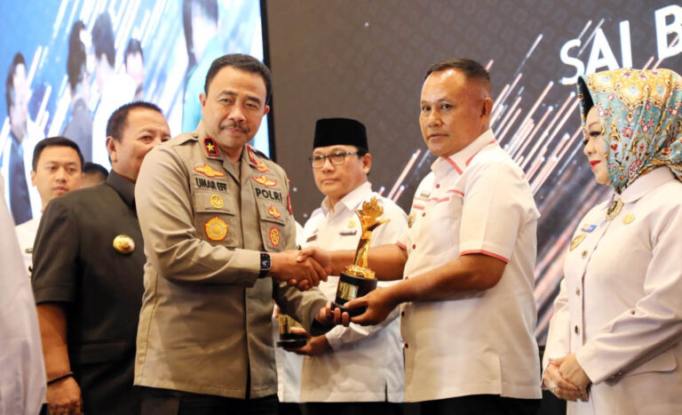 Pemkab Lamsel Raih Penghargaan PPD Saburai
