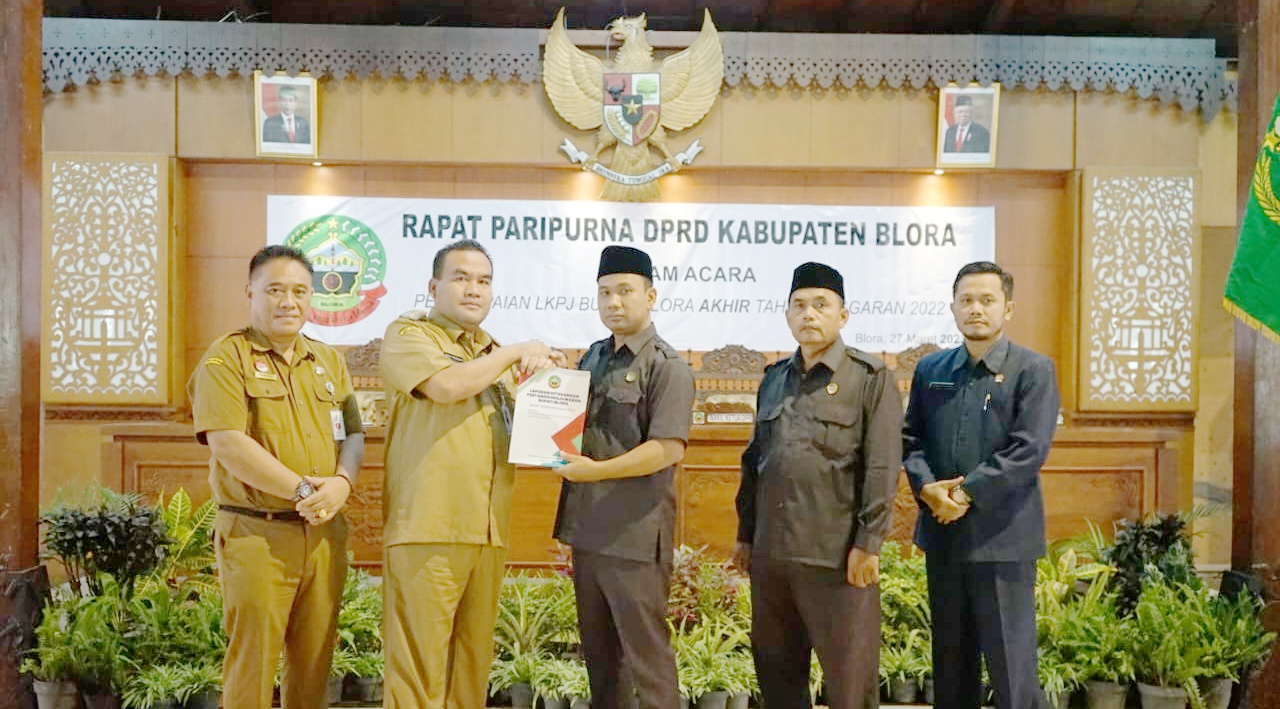 Bupati Blora H. Arief Rohman, Serahkan Laporan Keterangan Pertanggungjawaban Akhir Tahun Pelaksanaan APBD 2022