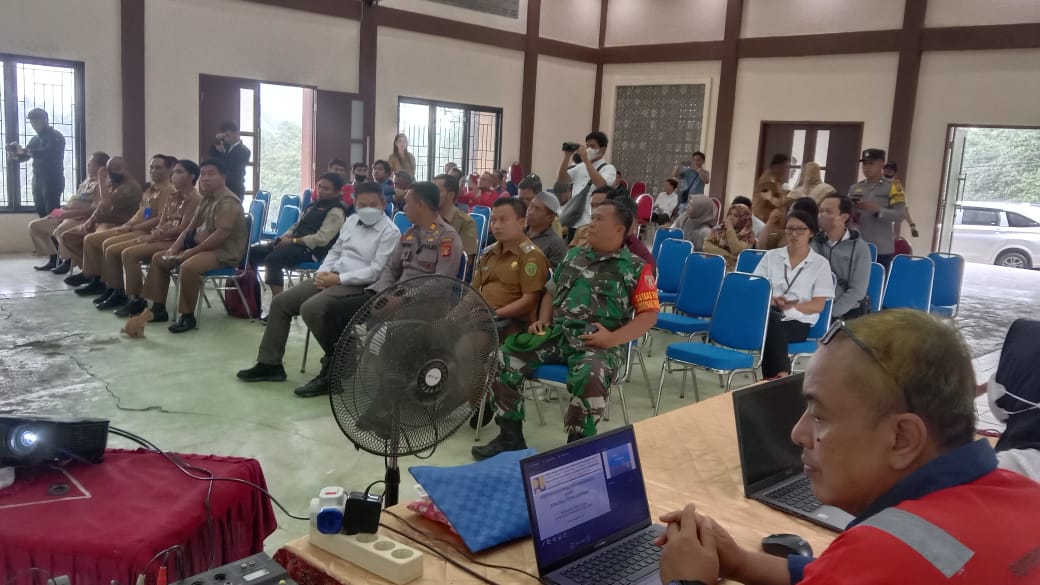 Babinsa Sepaku Hadiri Pertemuan Konsultasi Masyarakat Rencana Tindak Darurat Bendungan Sepaku – Semoi
