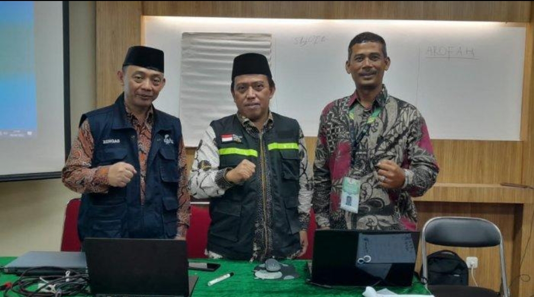 Pangdam VI/Mulawarman Mayjen Tri Budi Utomo Tunjuk Babinsa Serda Azmiadi Jadi Pendamping Haji