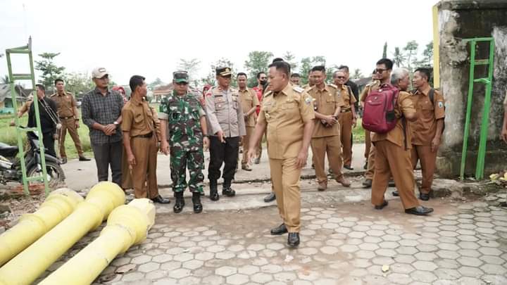 Bupati, Nanang Ermanto Bersama Jajaran Tinjau Lokasi Terdampak Angin Puting Beliung