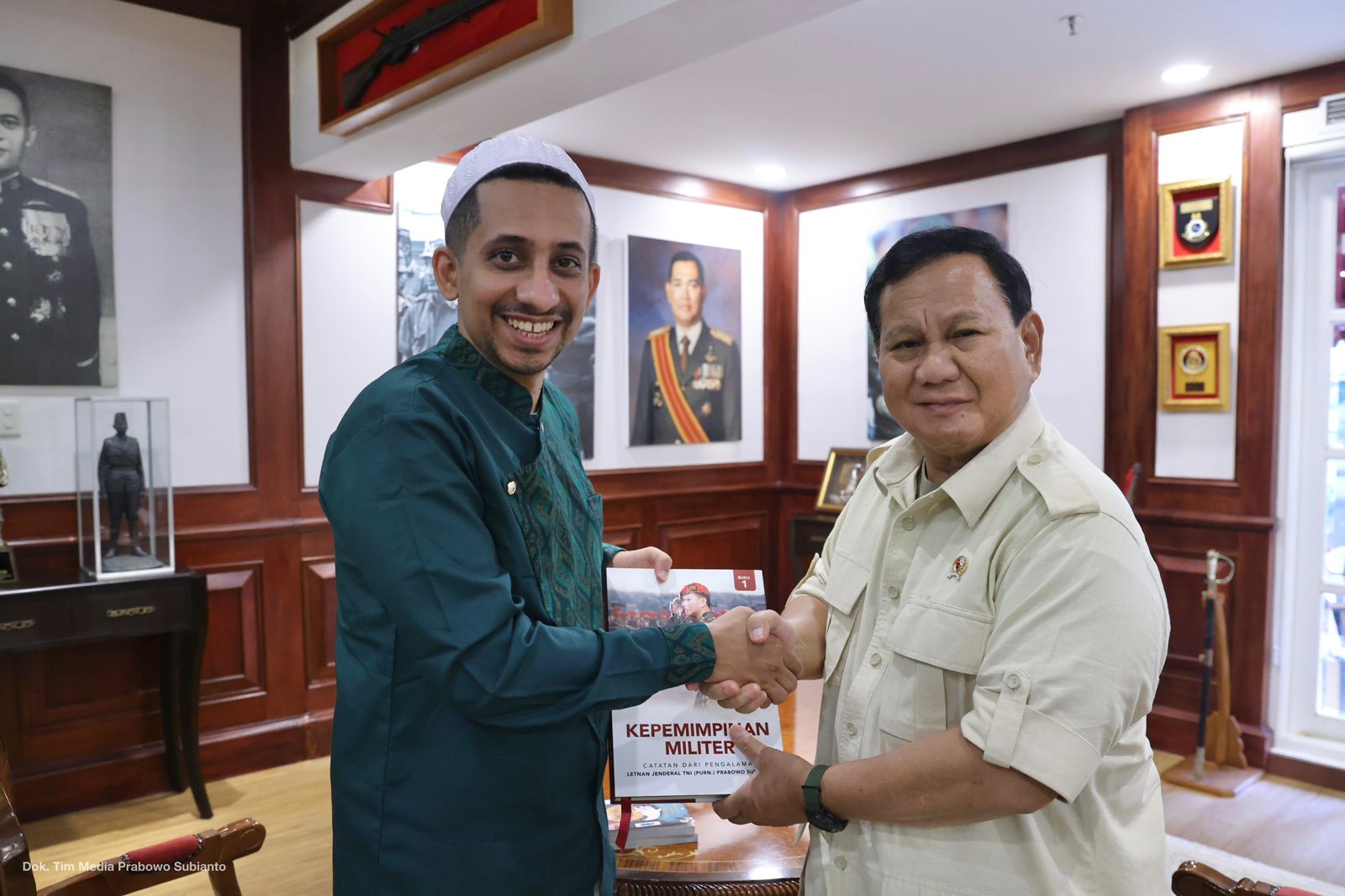Prabowo Sambut Hangat Habib Jafar di Kemhan