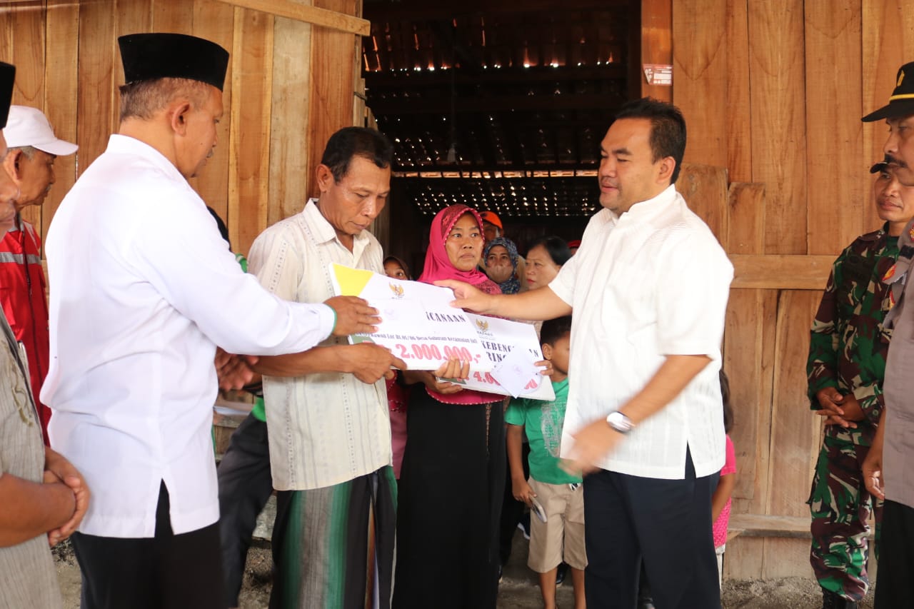 Pemkab Blora Serahkan Bantuan Bantuan Gas Beracun Oro – Oro Kesongo