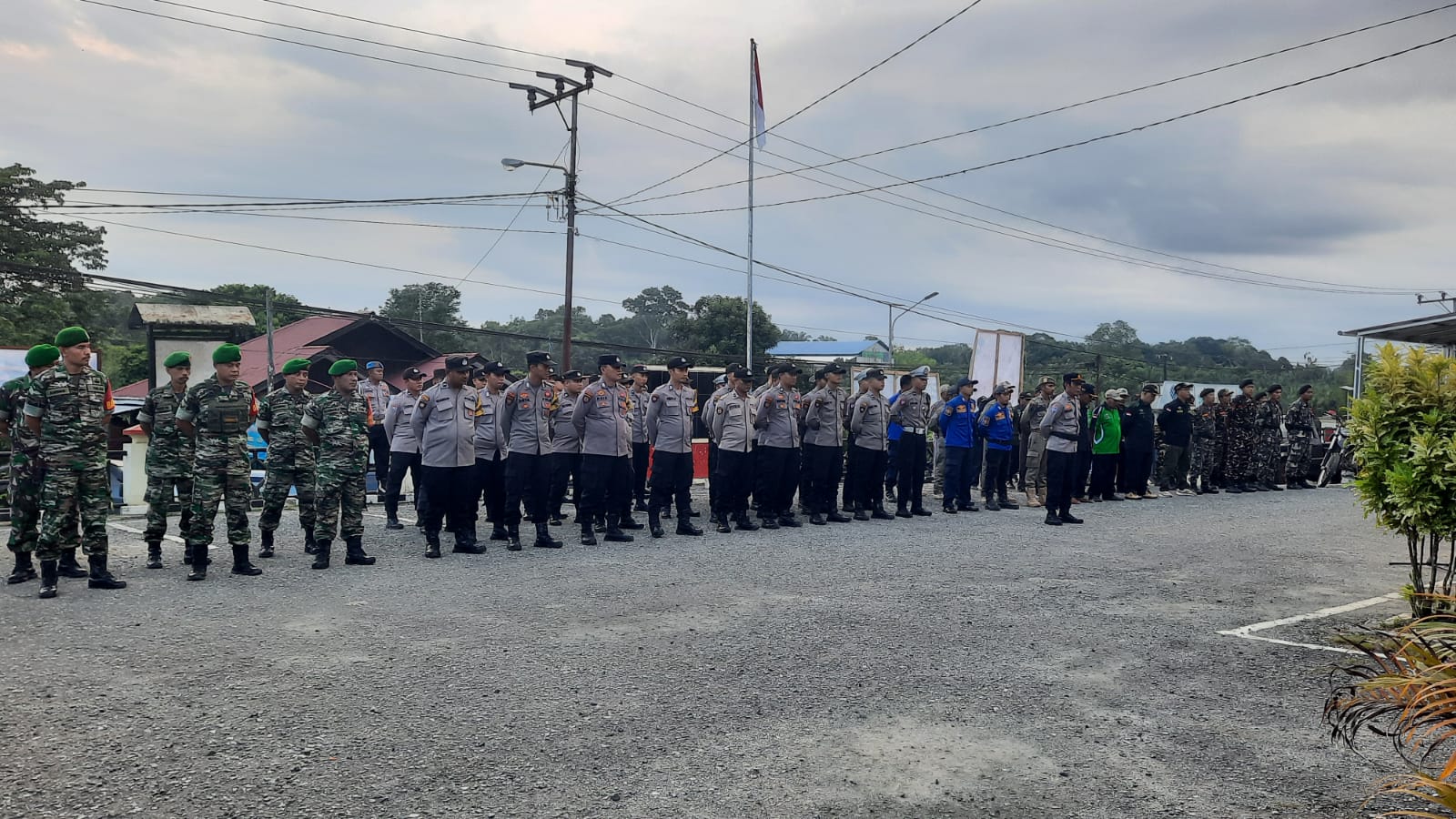 Jelang Malam Takbir Koramil Sepaku, Polsek dan Kecamatan Sepaku Apel Bersama