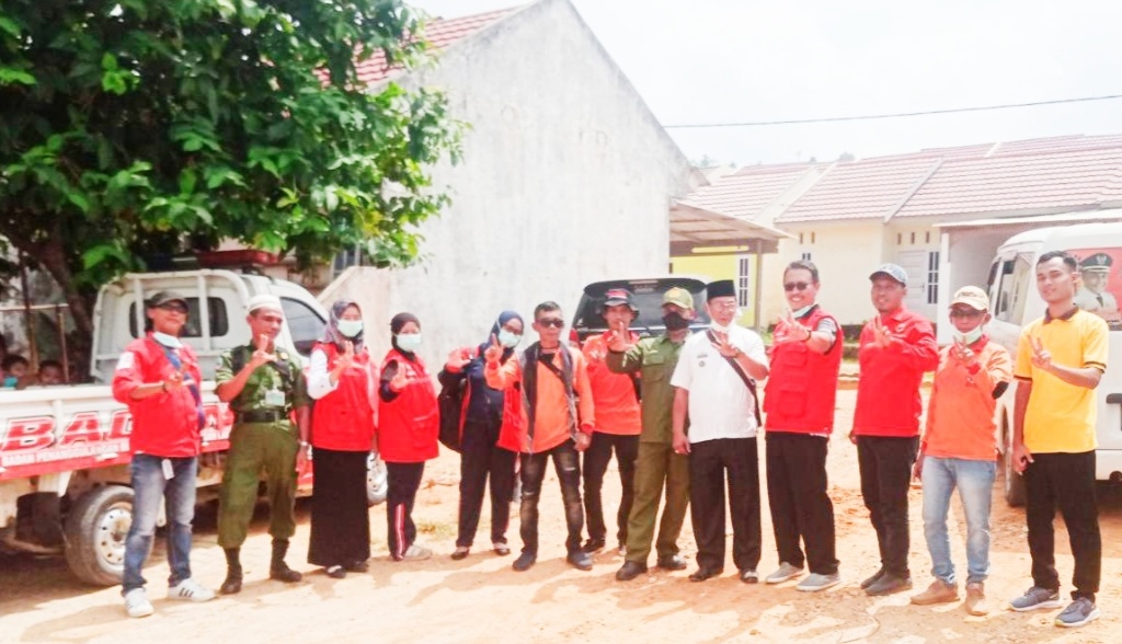 Cegah Penularan DBD, Baguna PDI-Perjuangan Lamsel Lakukan Foging