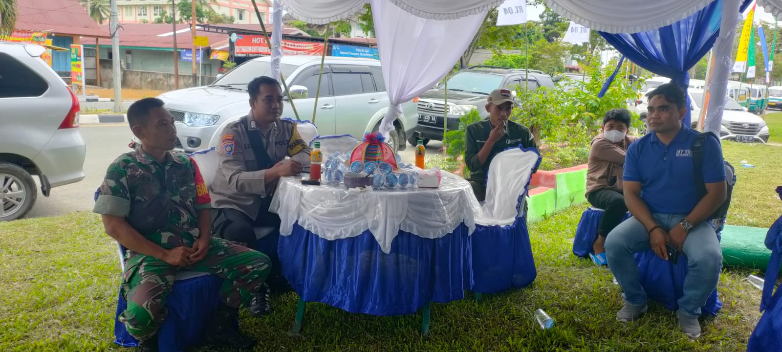 Babinsa Penajam Menjalin Silaturahmi Bersama Keluarga Besar Maccarinna