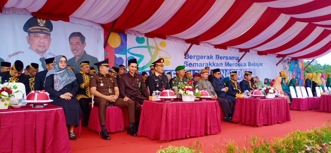 Kodim 0913/PPU Ikuti Upacara Peringatan Hari Pendidikan Nasional di Pemkab PPU