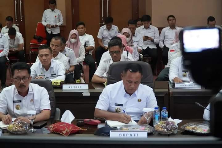 Bupati Nanang Ermanto dan Jajaran Ikuti Zoom Meeting BersamKementerian PPN/Bappenas RI
