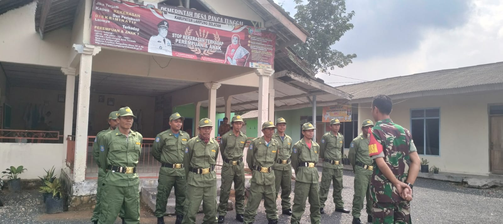Wujudkan Linmas yang Tangguh, Babinsa Kodim 0421/Ls Latih Linmas PBB Dan Wawasan Kebangsaan