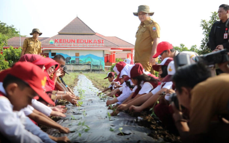 Bupati Nanang Ermanto: Pertanian Merupakan Sendi Utama Ketahanan Pangan Suatu Daerah.