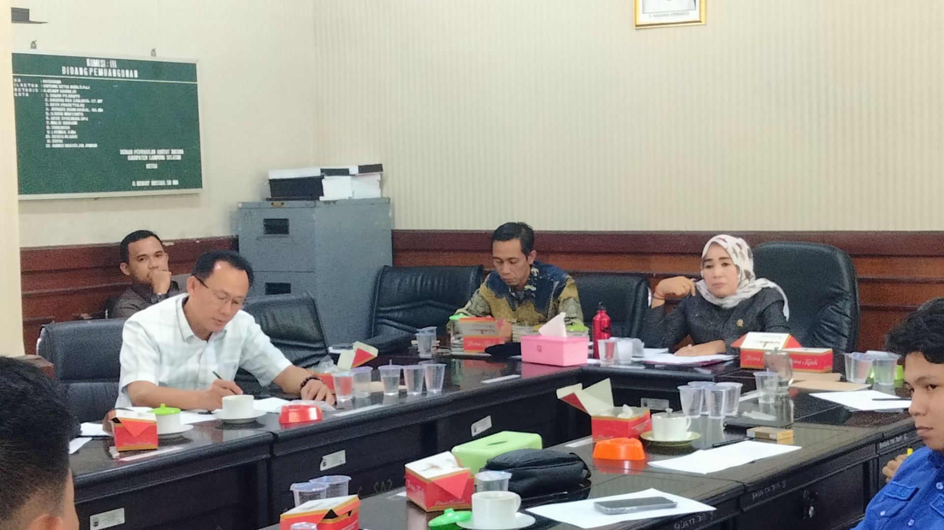 Komisi III DPRD Lamsel Mendorong Dinas PU-PR Tingkatkan PAD Dengan Penambahan Armada