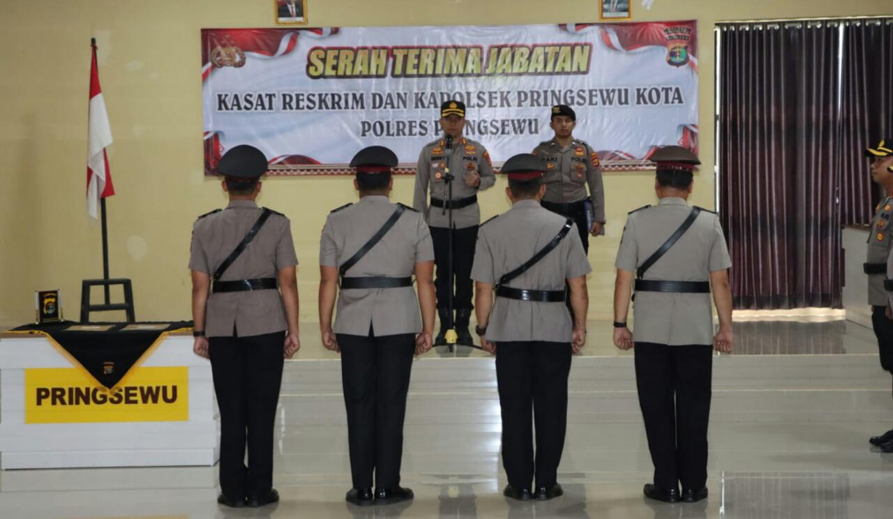 Polres Pringsewu Upacara  Serah Terima Jabatan Kasat Reskrim dan Kapolsek Pringsewu Kota 