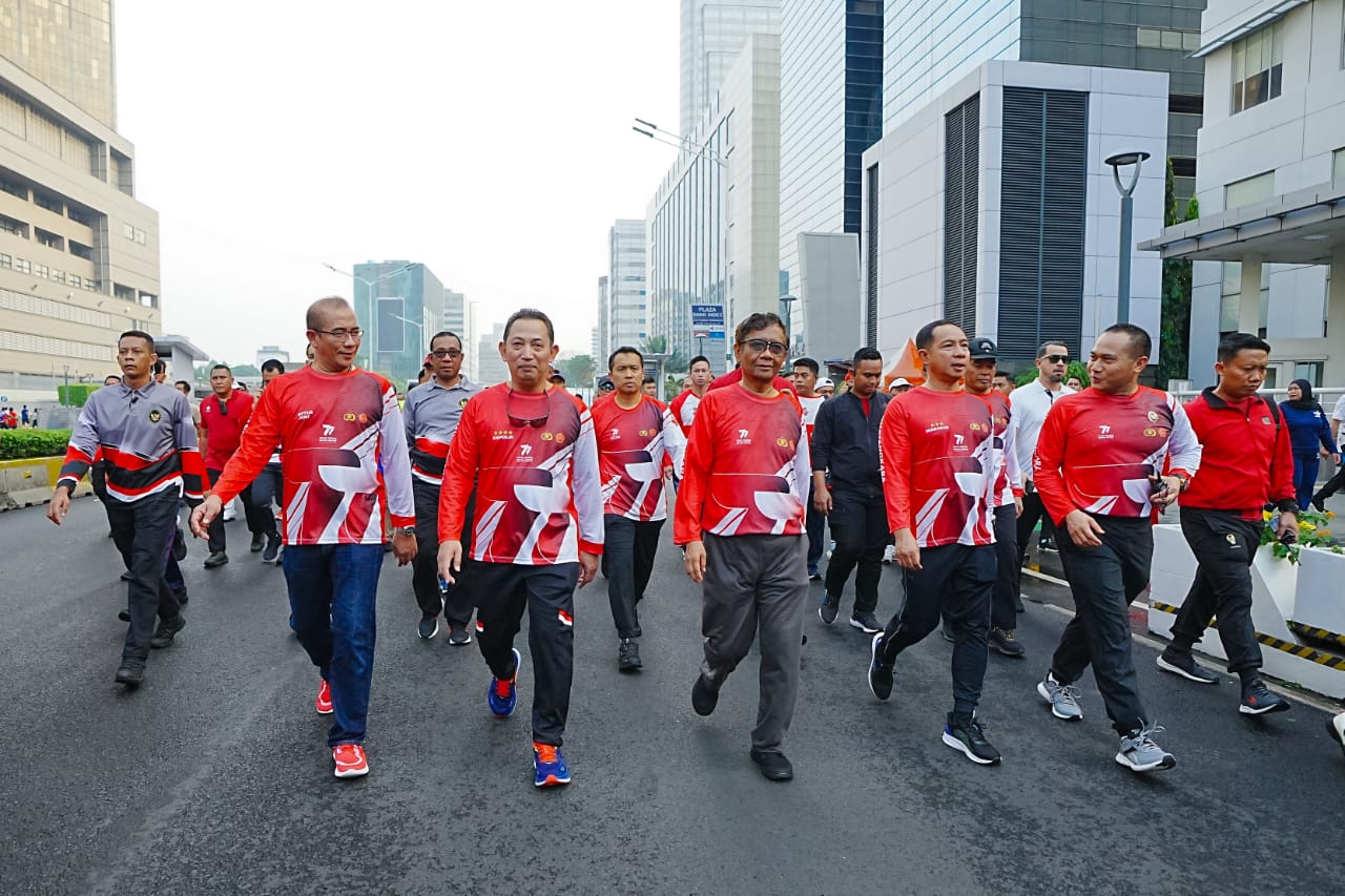 Fun Walk  !!! Kapolri Gaungkan Jaga Persatuan – Kesatuan Bangsa