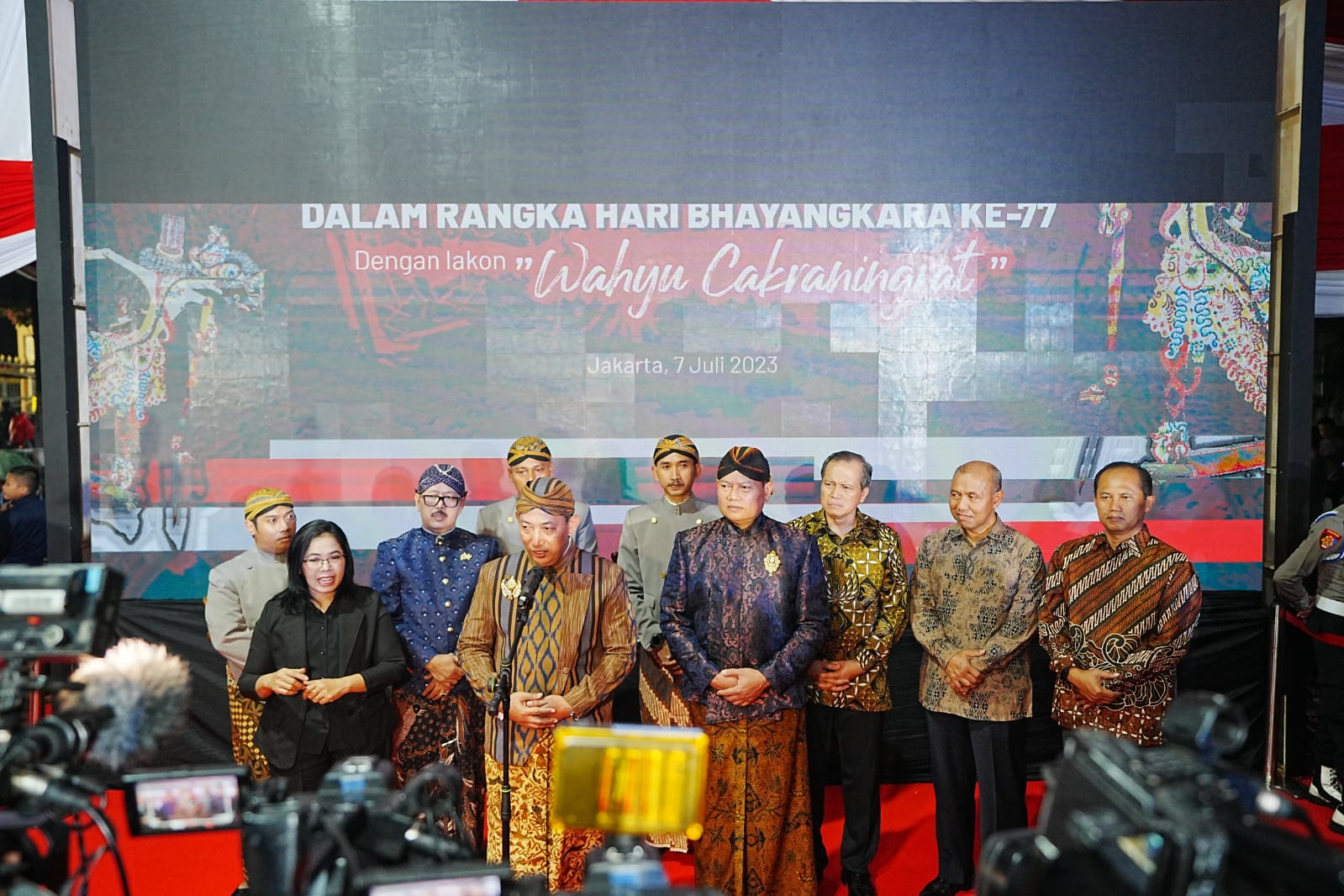Gelar Wayang Kulit, Kapolri : Sinergisitas TNI-Polri dan Rakyat Makin Kuat