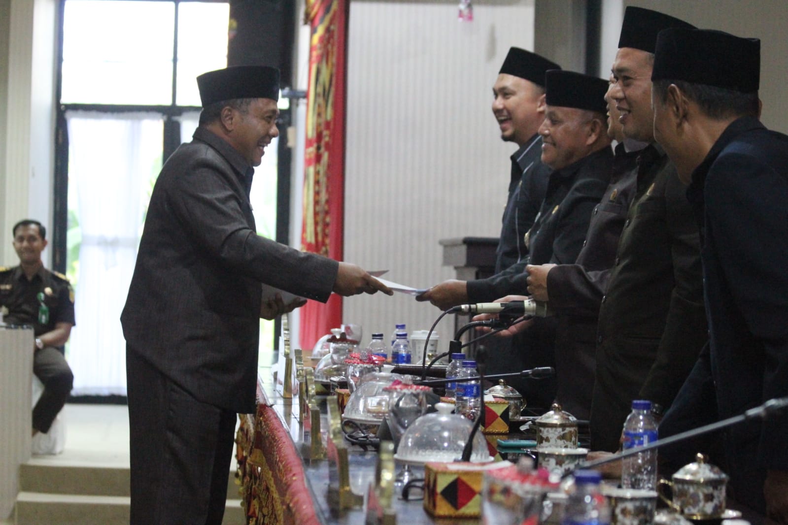Rapat Paripurna DPRD Lamsel, Penyampaian KUA PPAS APBD Ta-2024 Oleh Bupati