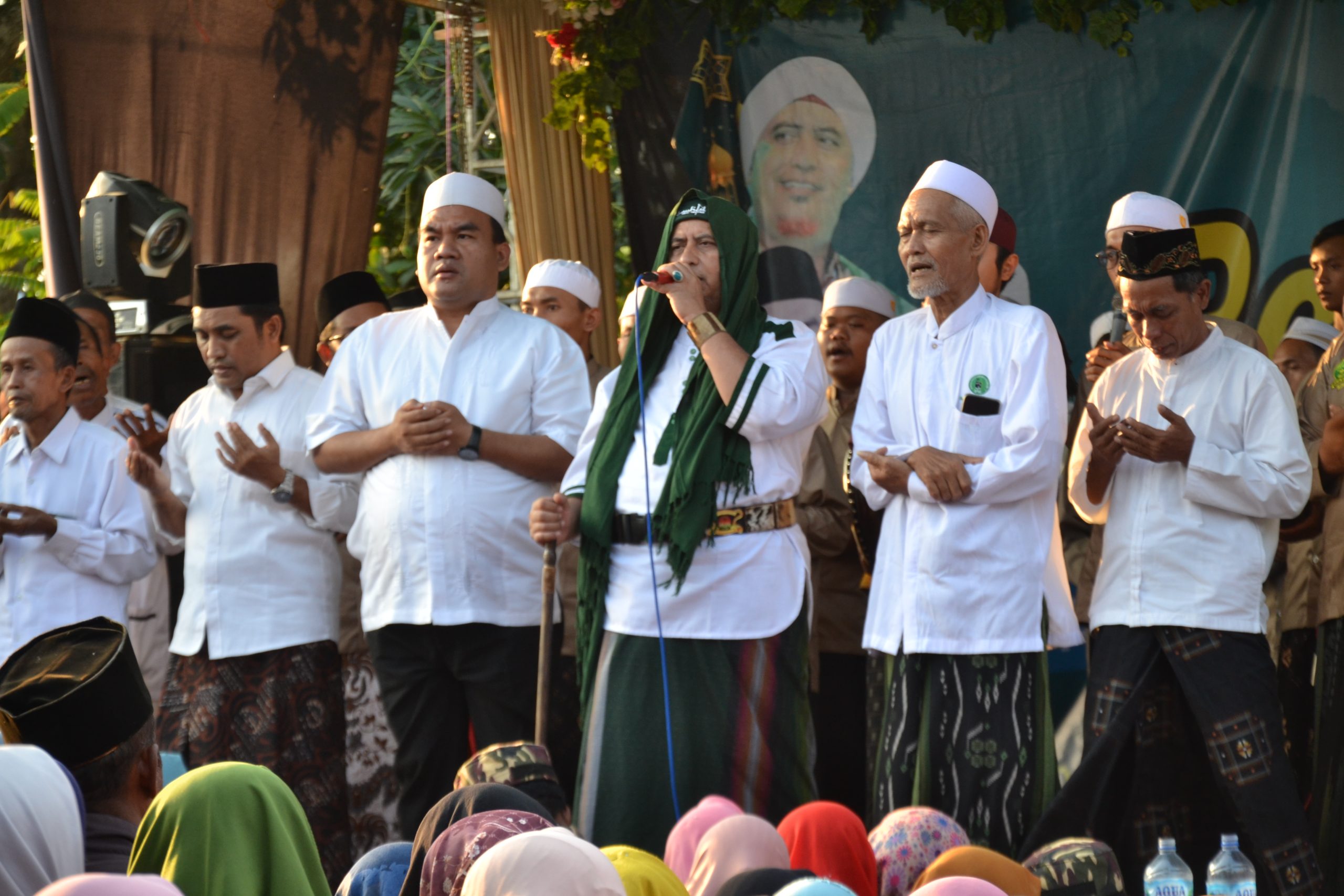 Desa Jetak Menggelar Sholawat Bersama Habib Muhammad Syafi’i bin Alaydrus