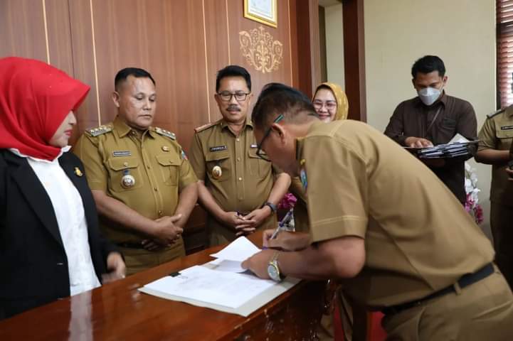 Pemkab Lamsel Bersama Kejari Lakukan Penandatanganan MoU