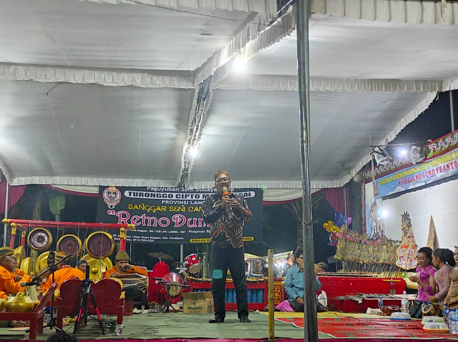 Pagelaran Wayang Kulit Dalam Rangka Syukuran Dan Bersih Desa
