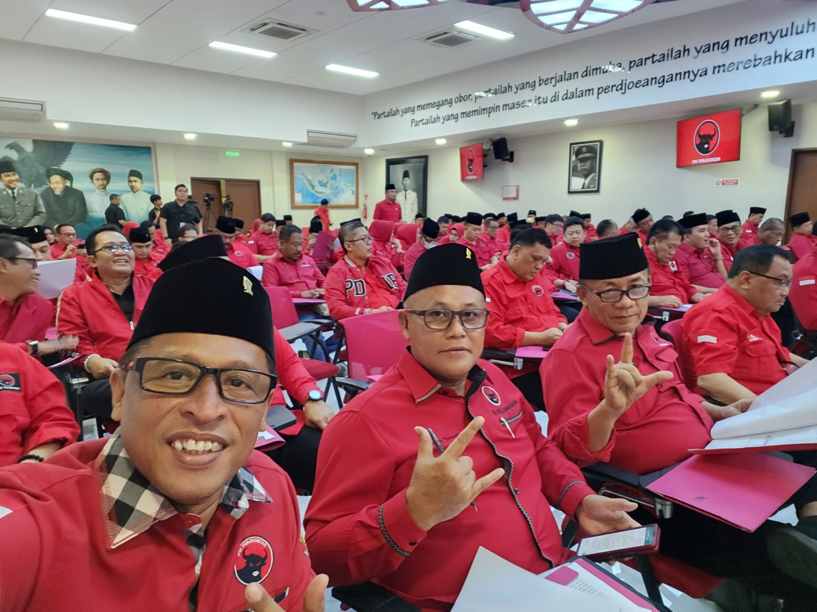 KETUA DPC PDIP LAMPUNG SELATAN H.NANANG ERMANTO HADIRI RAPAT KONSOLIDASI MENUJU METAL