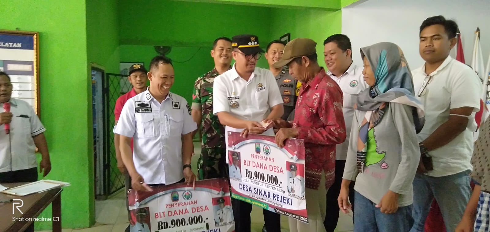 PEMDES SINAR REJEKI SALURKAN BLT-DD TAHAP III KEPADA 39 KPM