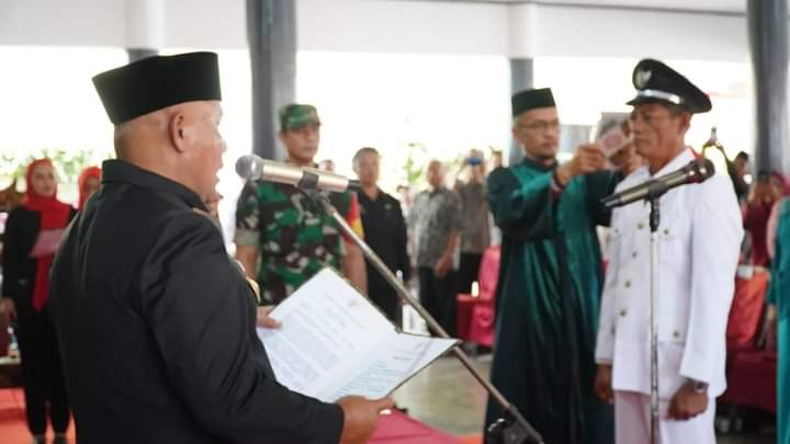 Bupati Nanang Ermanto Lantik Syarifuddin Sebagai Kades Terpilih PAW