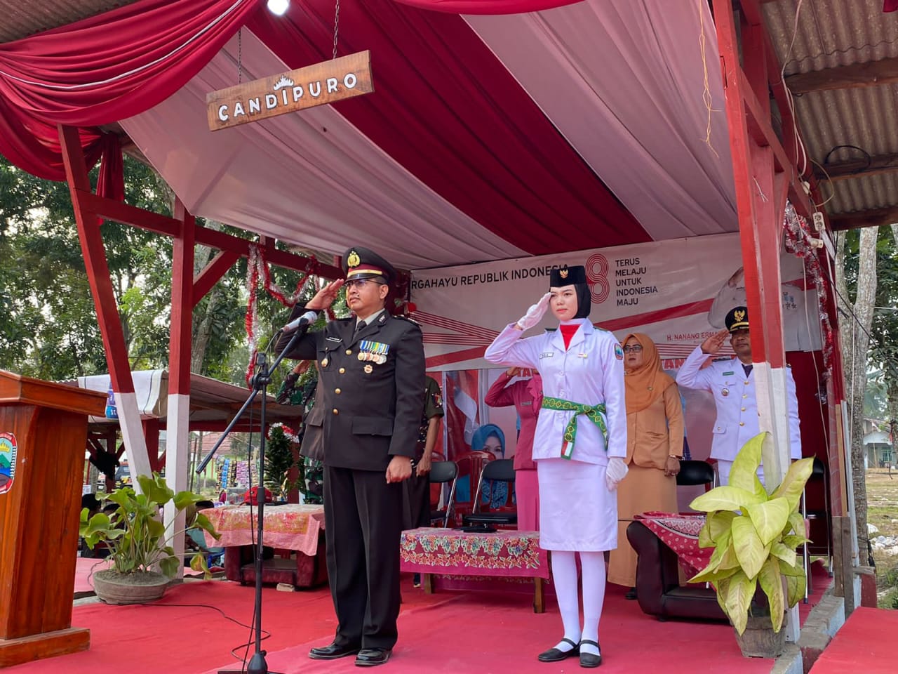 AKP Gunawan Pimpin Upacara Penurunan Bendera HUT Ke-78 RI