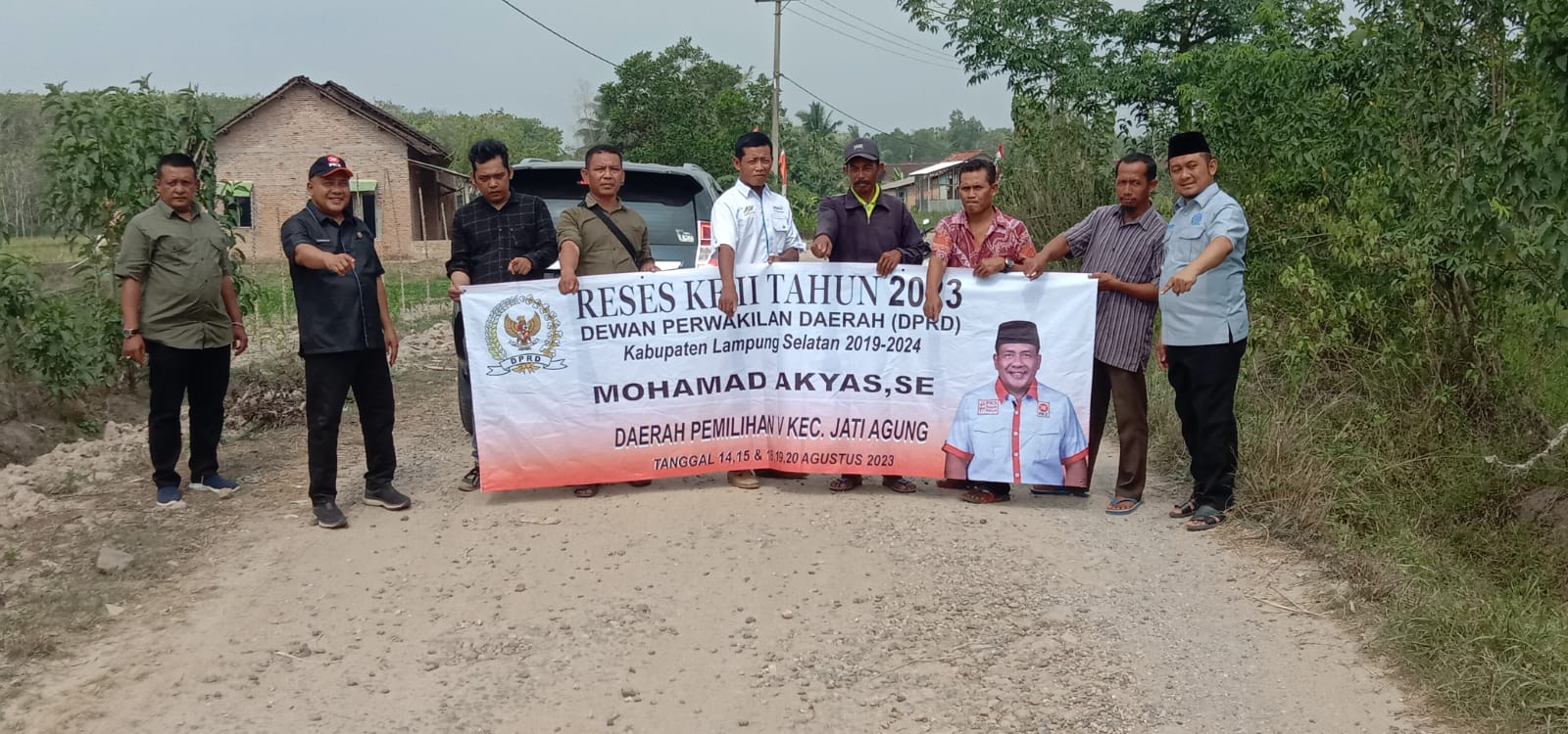M.Akyas Siap Perjuangkan Pembangunan Jalan Trikora-Sukamaju