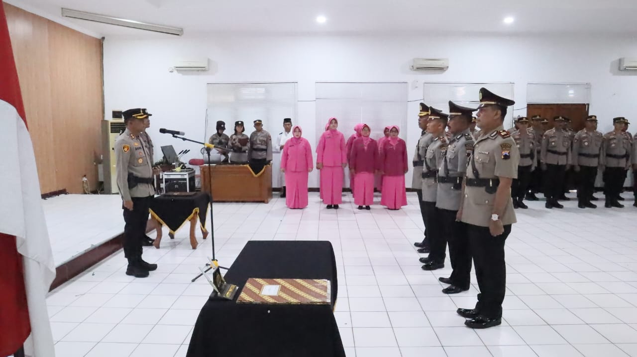Kapolres Blora Serahterimakan Jabatan 2 Kapolsek 