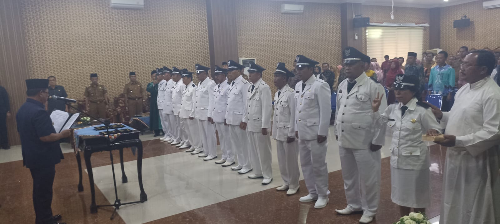 12 Pj Kepala Pekon di Lantik Satu Diantaranya Wanita 
