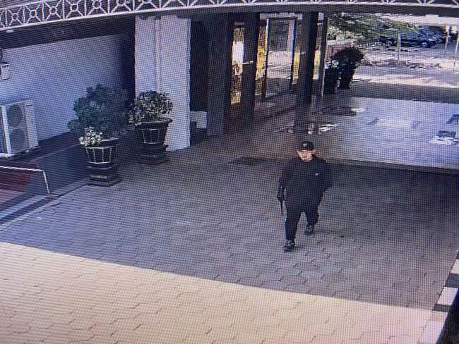 Sukoharjo Geger, Pria Berjenggot Bawa Samurai Datangi Kantor Pemkab Cari Bupati