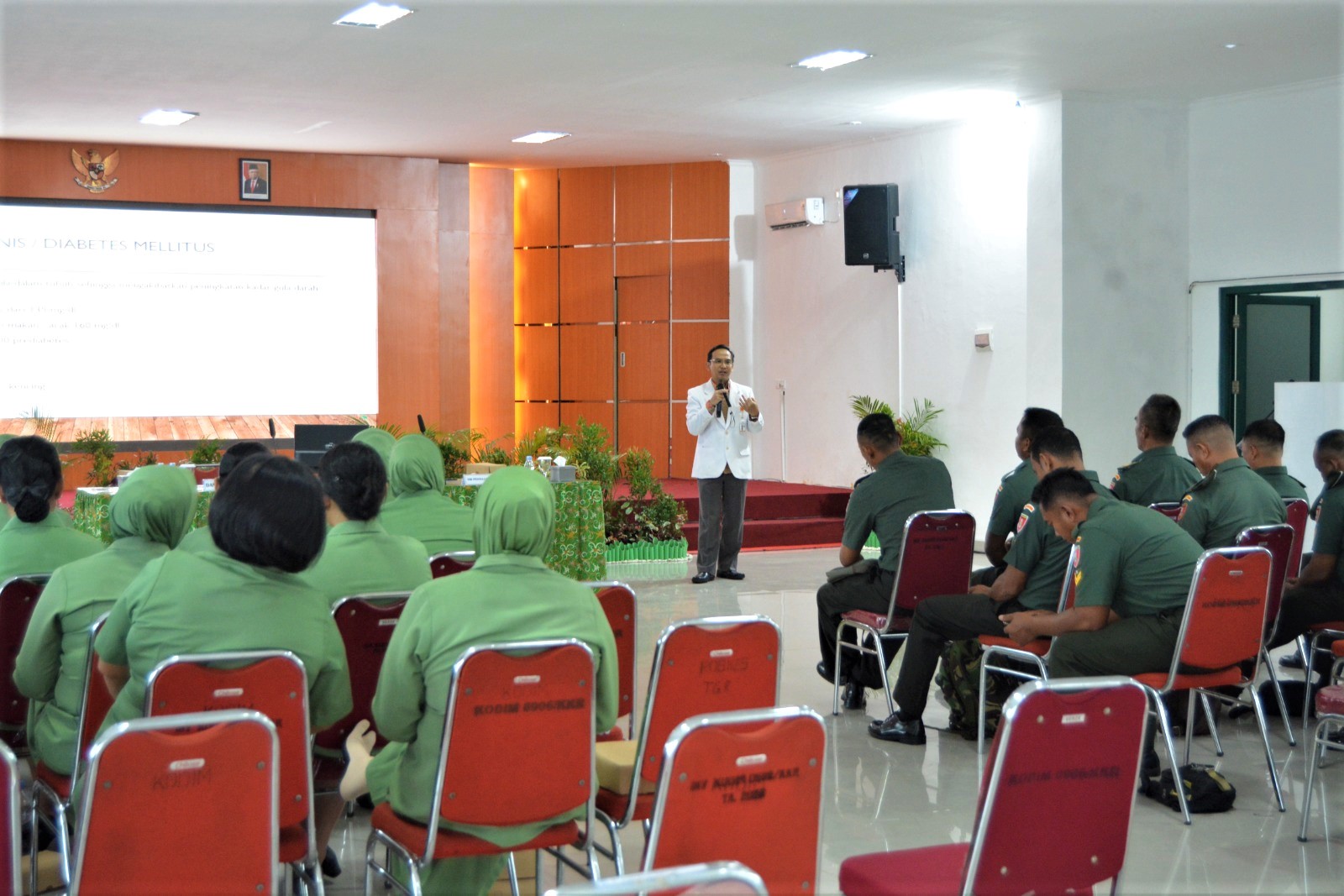 Prajurit dan Persit Kodim 0906/Kutai Kartanegara Terima Penyuluhan Kesehatan