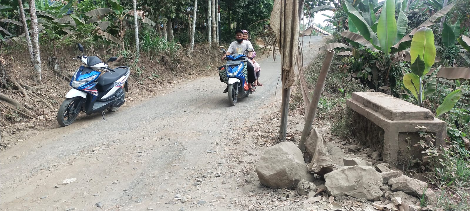 Gorong-Gorong di Ruas Jalan Pratunasrun Sudah Lama Jebol Tak Ada Perbaikan