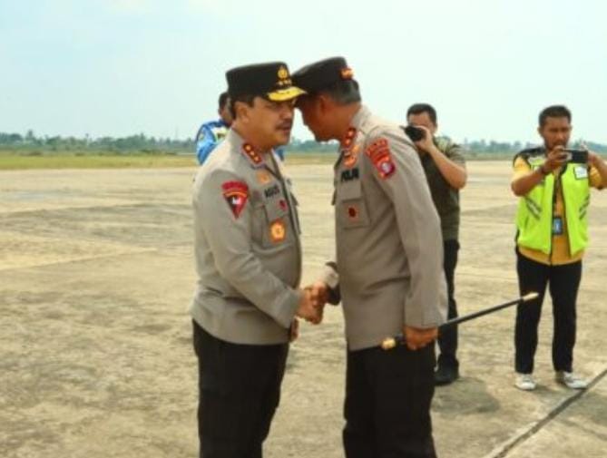 Polda Kalteng Dikunjugi Wakapolri, Adat Dayak Hadir