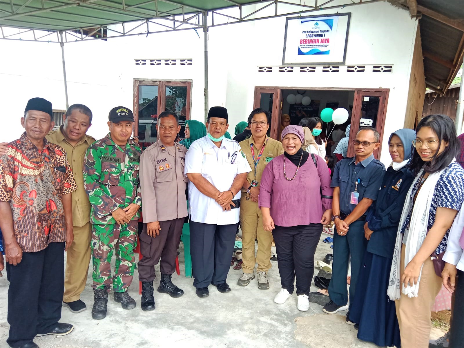 Babinsa Purwajaya Dampingi Tim Kedeputian II KSP Tinjau Kegiatan Posyandu