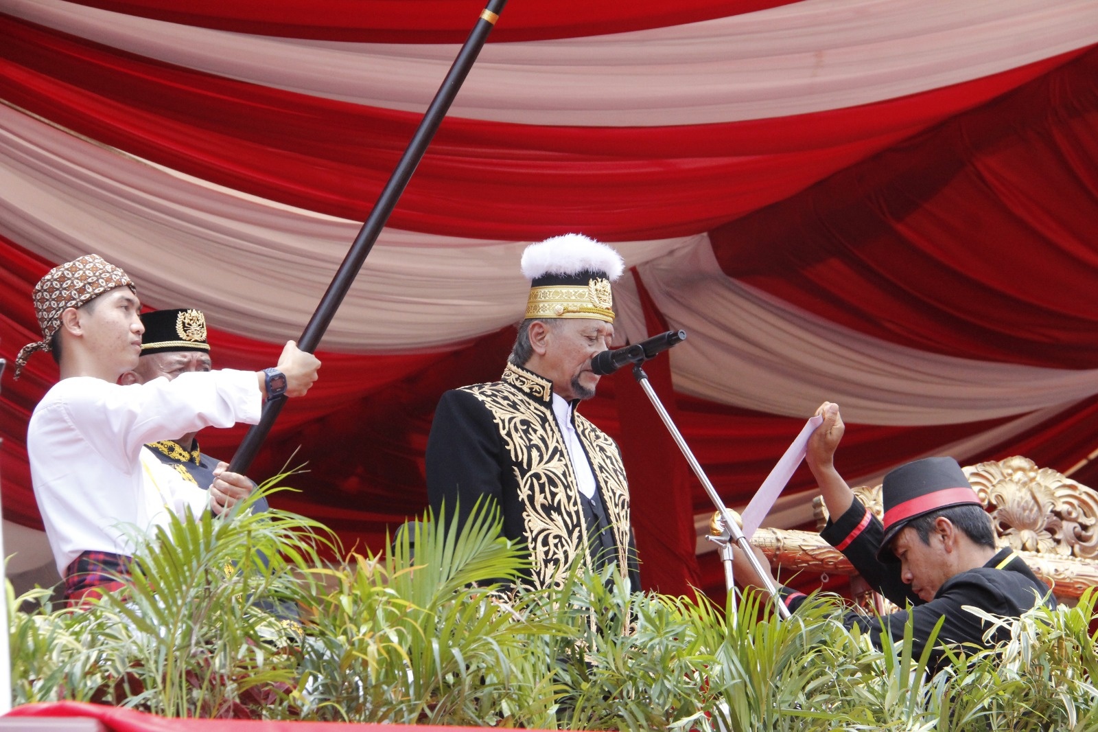 Lestarikan Budaya, Dandim 0906/Kkr Hadiri Pembukaan Erau