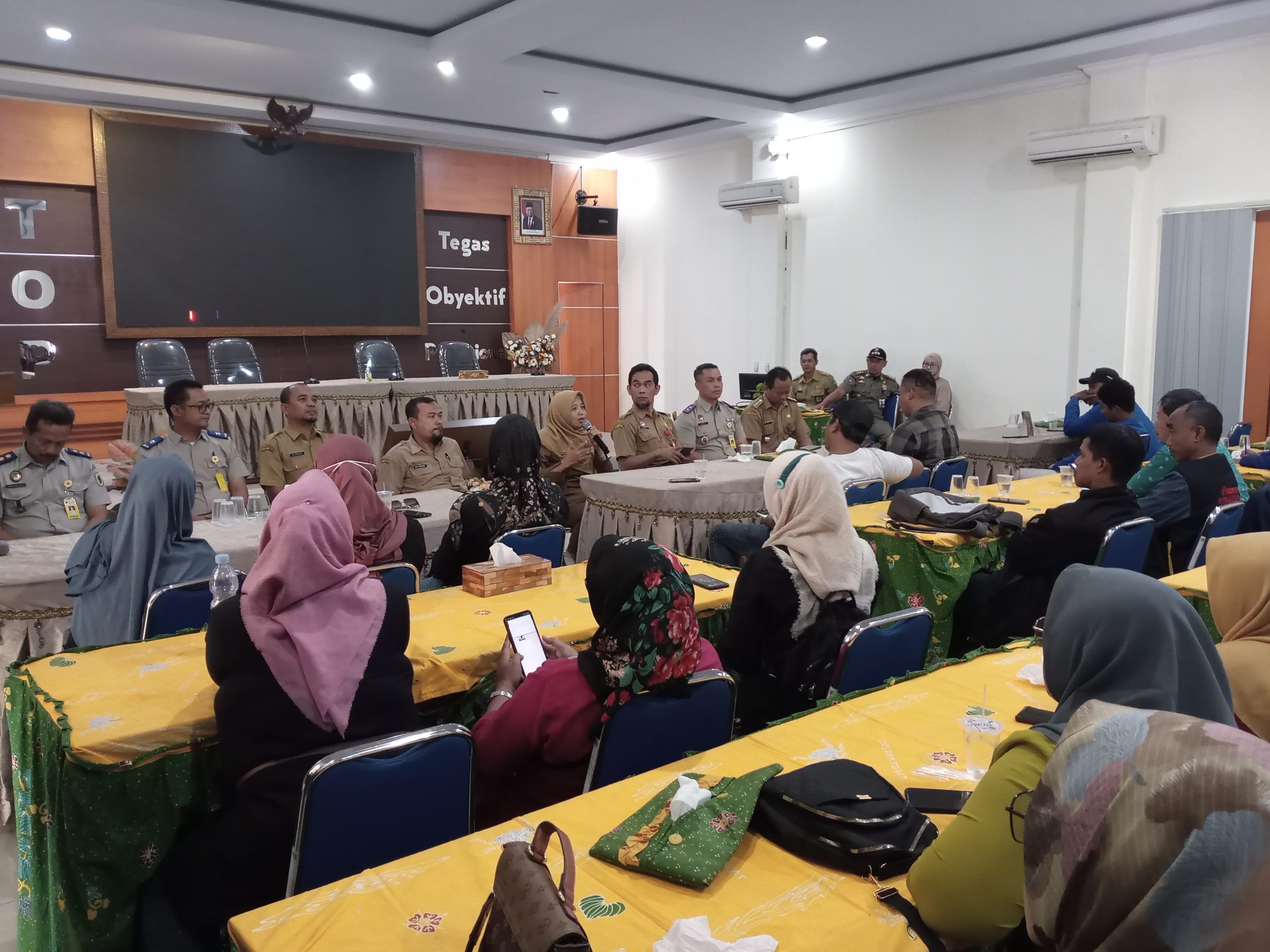 Warga Wonorejo Geruduk Kantor Inspektorat Blora