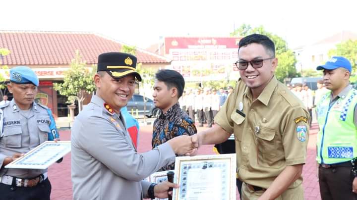 Reward dan Penghargaan ke-12 Mitra Polantas Polri