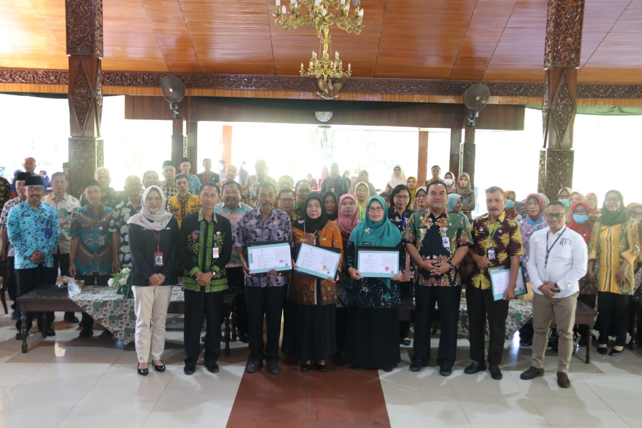Lepas 57 PNS di Lingkungan Pemkab Blora Yang Purna Tugas