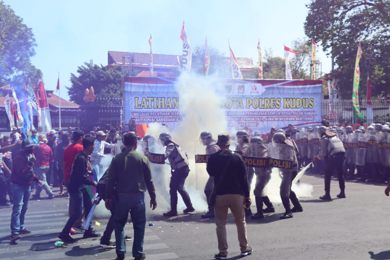 Personil Gabungan Ikut Latihan Sispamkota