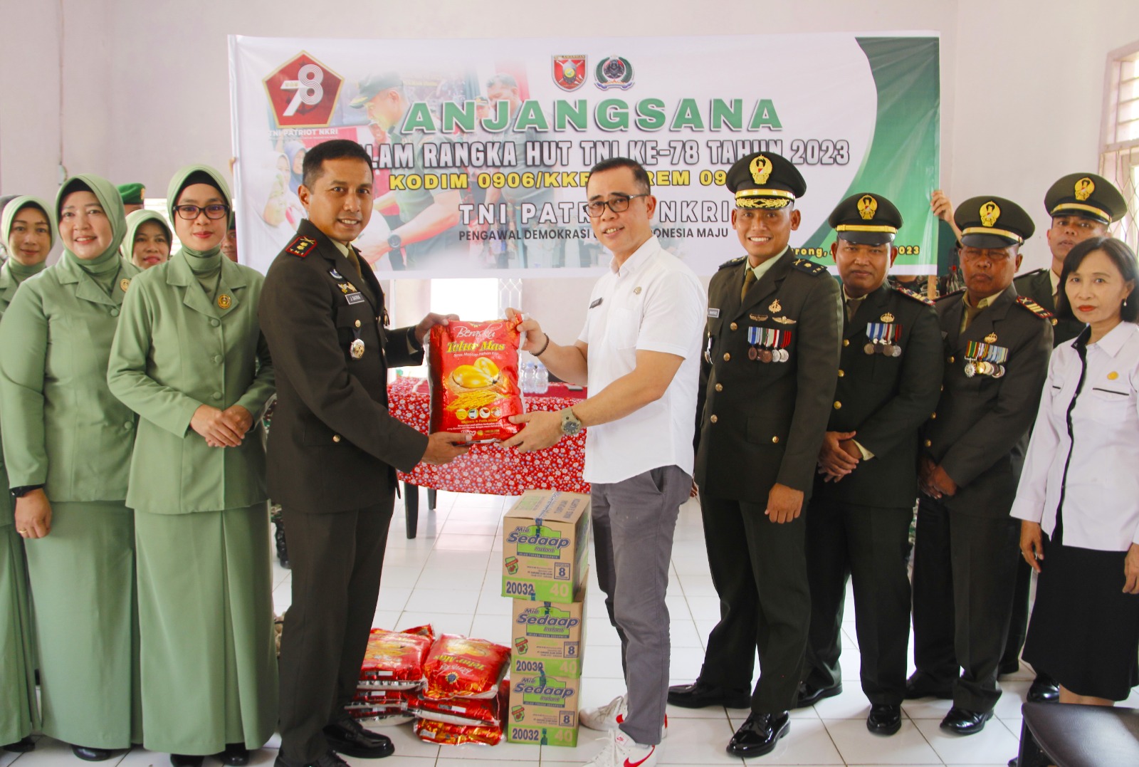 HUT TNI Ke-78, Kodim 0906/Kutai Kartanegara Anjangsana Ke Warakawuri