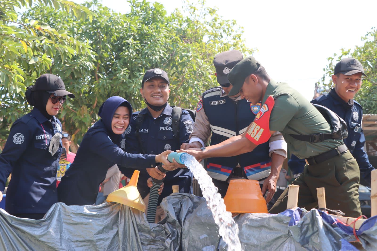 Aksi Bagi – Bagi Air Bersih, 13 RT Apresiasi Polresta Pati