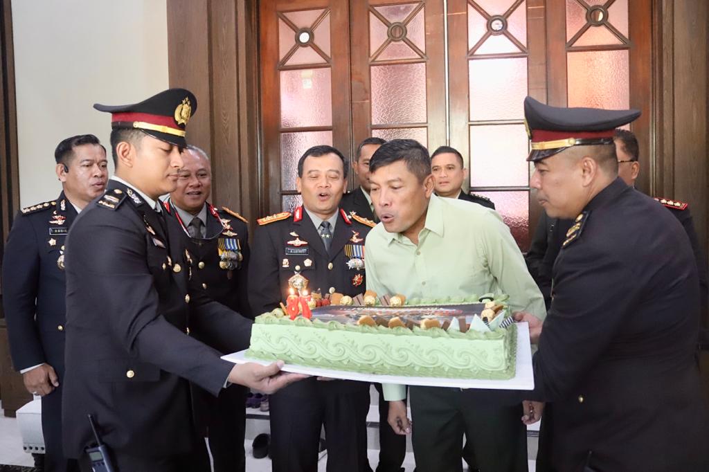 Rumah Dinas Pangdam Dikejutkan, Kapolda Jateng Meriahkan HUT TNI ke 78