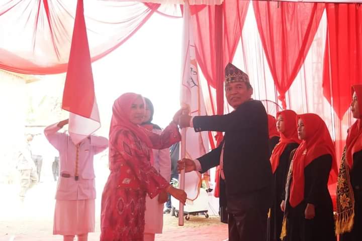 Ketum DKLS Hj Winarni Kukuhkan DKK Jatiagung
