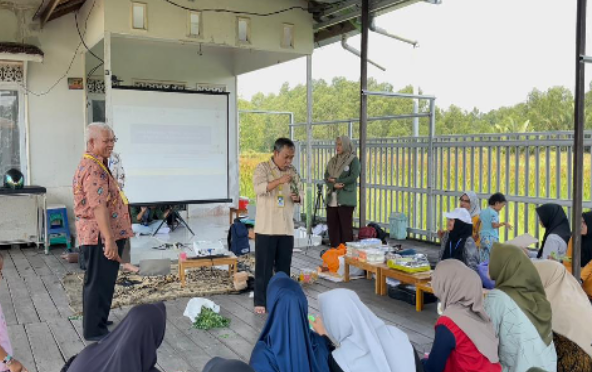 Perempuan Berdaya Sebagai Upaya Pencegahan Stunting Di Desa Mekar Sari Tatah Makmur